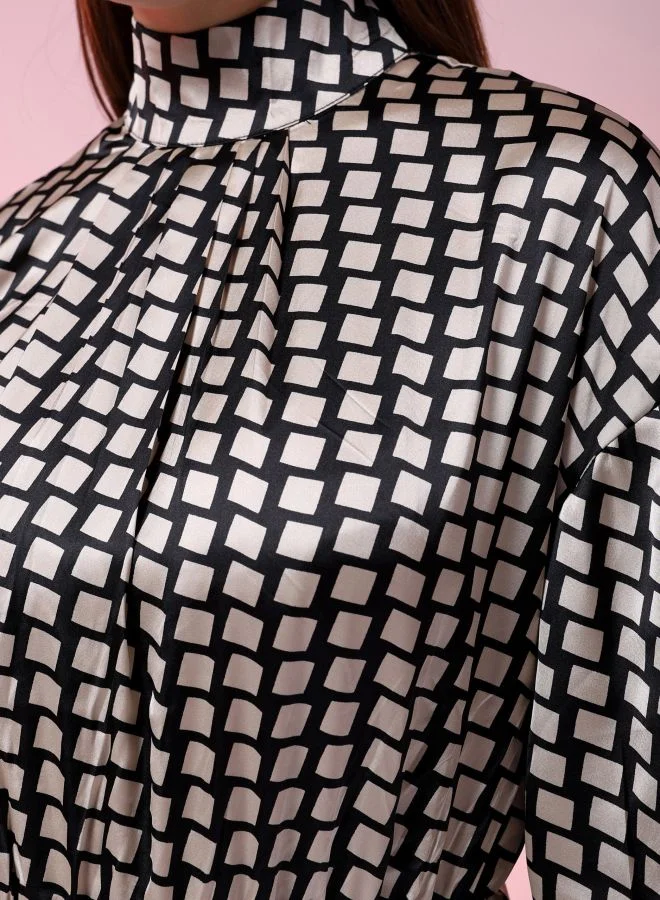 مرفوعة Women Flared Party Wear Geometric Print Round Neck Dress