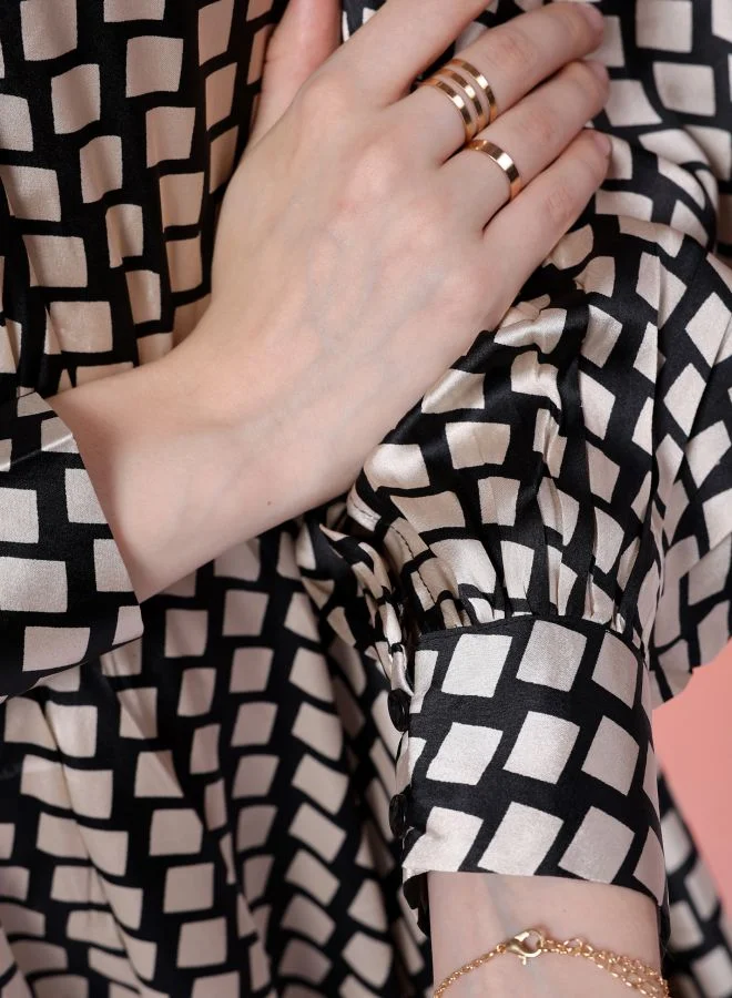 مرفوعة Women Flared Party Wear Geometric Print Round Neck Dress