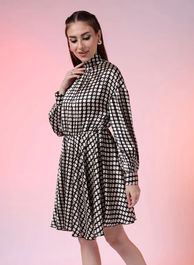 مرفوعة Women Flared Party Wear Geometric Print Round Neck Dress
