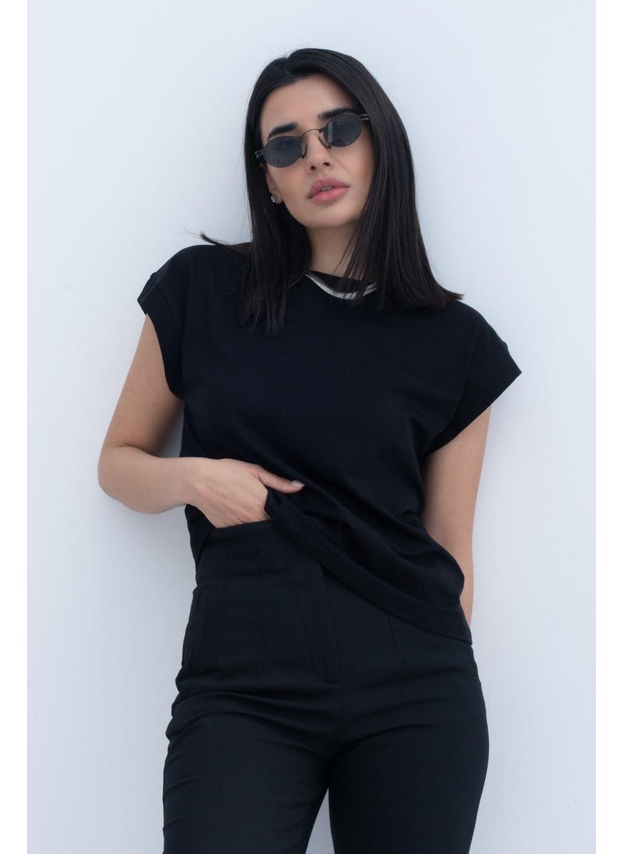 Dilvin Women's Black Crew Neck T-Shirt  - Image 2