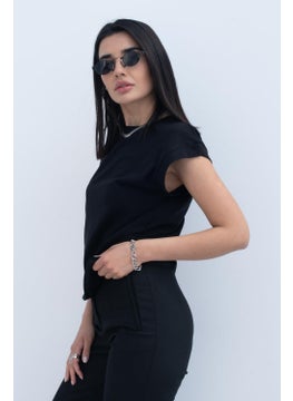 Dilvin Women's Black Crew Neck T-Shirt  - Image 3