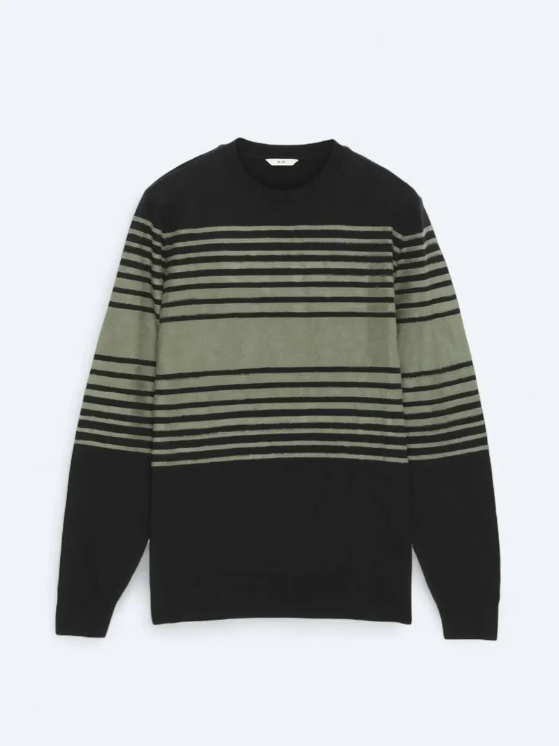 كيب سويت شيرت أسود محبوك