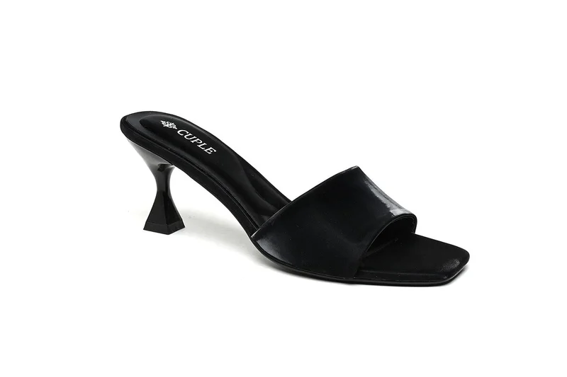 كابلي صندل كعب بمقدمة مربعة الشكل