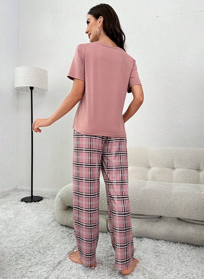 Elegant women's light pink pajama set with pocket square and patterned pants - Image 3