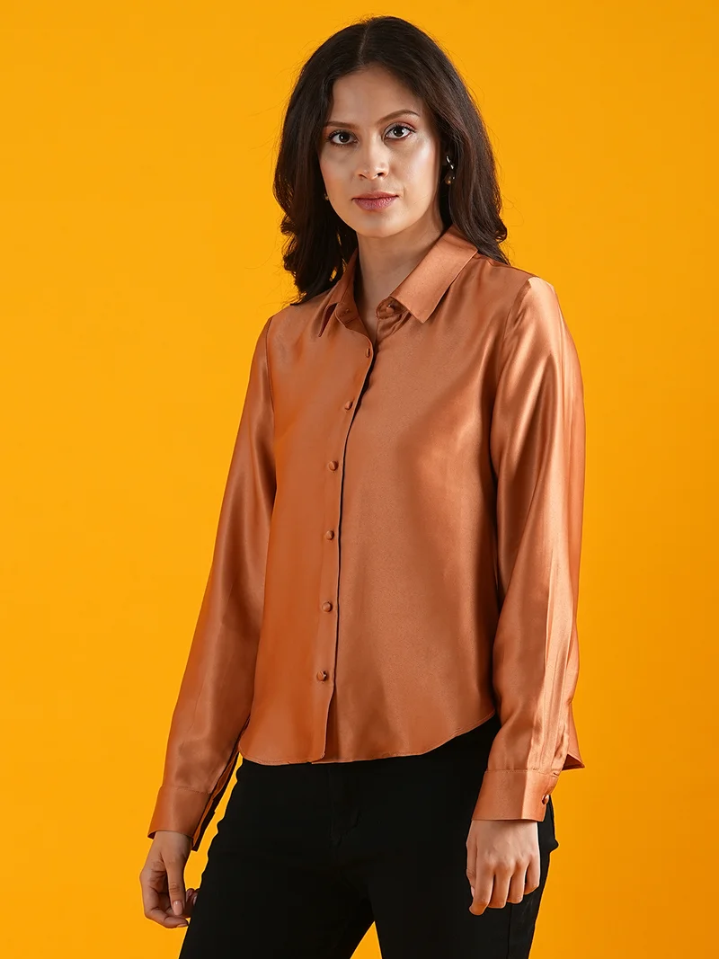 globus Women Peach Spread Collar Curved Hem Party Shirt