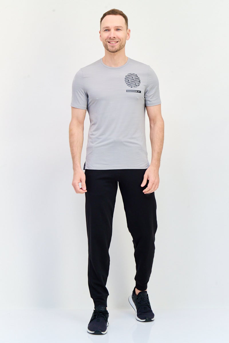 Reebok تي شيرت رياضي للرجال بأكمام قصيرة، رمادي - Image 4