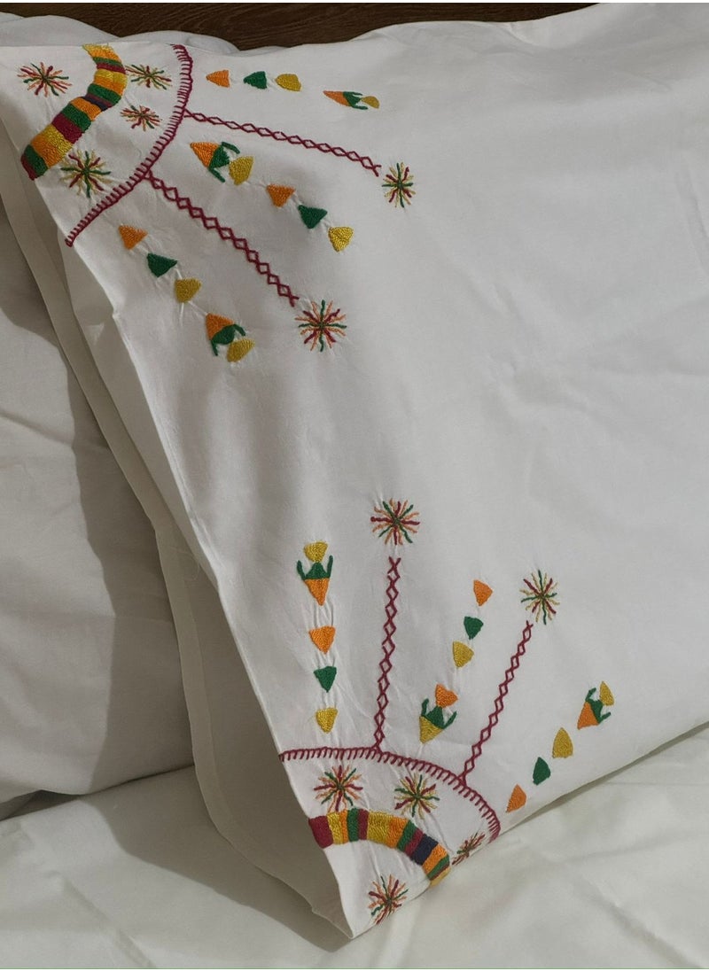 Handmade 'Sunrise Serenade' 100% Egyptian cotton king size bed sheet + 2 pillow cases with handmade embroidery  - Image 3