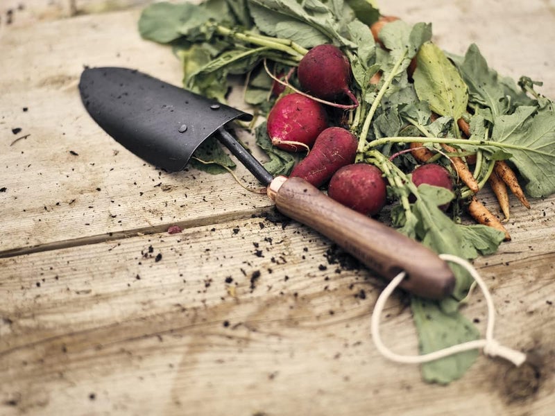 BareBones Garden Trowel - Ergonomic Walnut/Black Hand Tool - Image 5