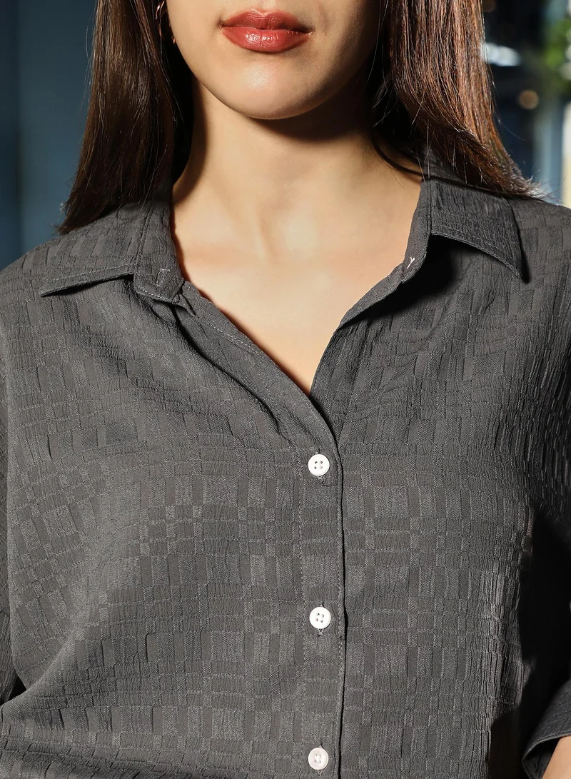 PINACOLADA  Women's Moon Grey Cubic-Lined Jacquard Oversized Shirt | نساء | أكمام طويلة | طبعة هندسية | طوق منتشر | كاجوال كبير الحجم | قميص for Women | Best Price UAE