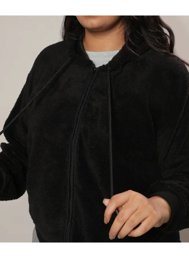 انستافاب بلس هوديي نسائي من الصوف باللون الأسود الكربوني مع سحاب للإغلاق