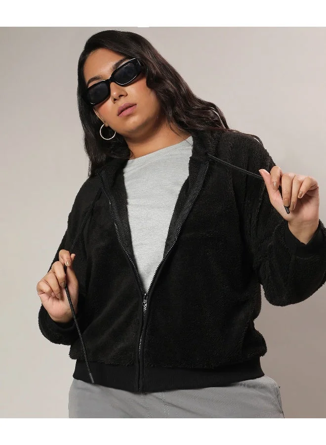 انستافاب بلس هوديي نسائي من الصوف باللون الأسود الكربوني مع سحاب للإغلاق