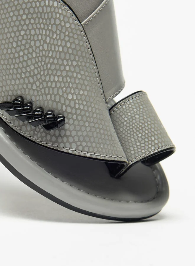 LBL by Shoexpress Boys Textured Slip-On Arabic Sandals with Toe Loop Closure