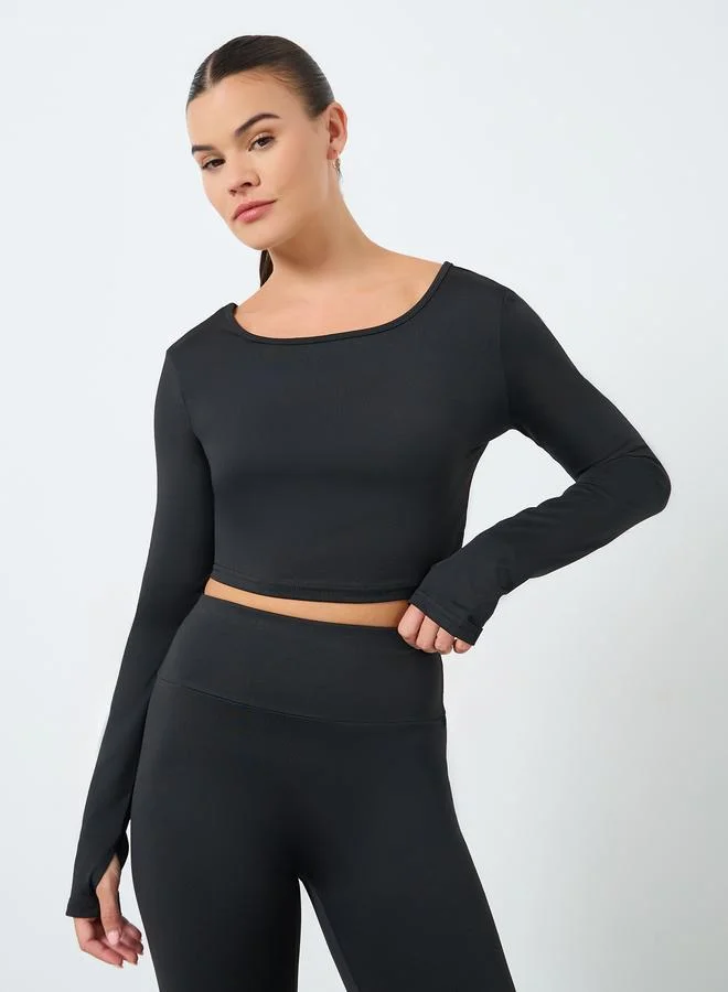 ستايلي اكتيف طقم بلوزة قصيرة بفتحة خلفية ملتفة مع ليجن
