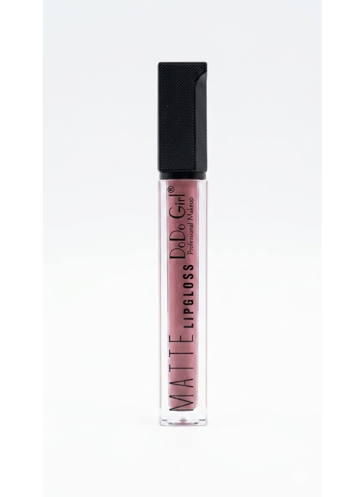 Long-lasting velvet matte lip gloss, shade 03. A non-shiny liquid, waterproof with a creamy formula enriched with shea butter and beeswax, intense color and high staying power that does not dry out the lips, safe for daily use.