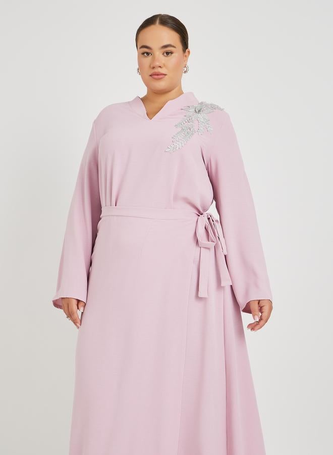 Styli Styli Plus Size Solid Collared Wrap Look Jalabiya with Lace Patch Detail  - Image 3