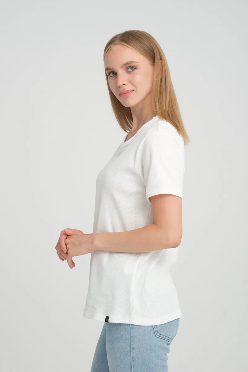 الكسندر جاردي Alexandergardı Ribbed V-Neck Comfort Fit T-Shirt (E24-74602)
