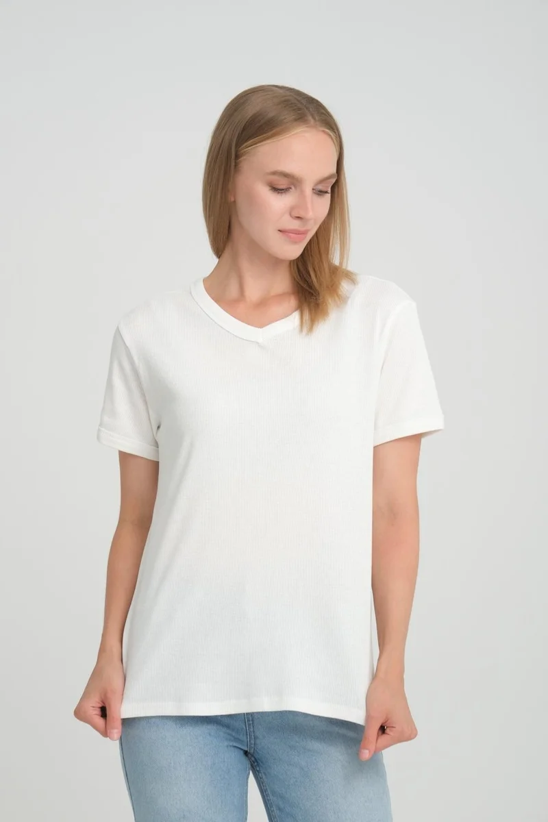 الكسندر جاردي Alexandergardı Ribbed V-Neck Comfort Fit T-Shirt (E24-74602)