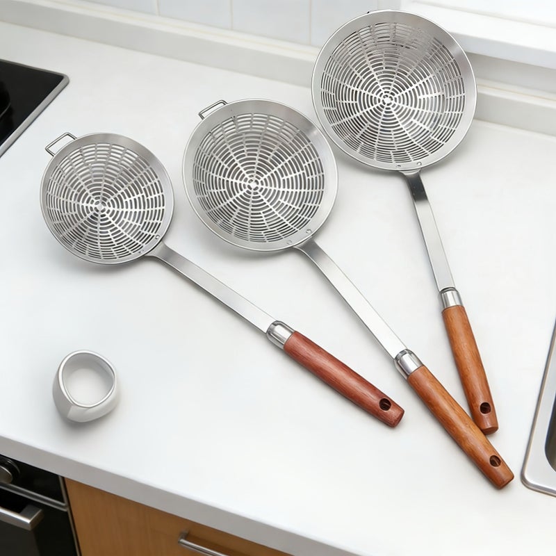 ملعقة مثقبة من الفولاذ المقاوم للصدأ 15.5 بوصة، مصفاة عميقة كبيرة للاستخدام المنزلي، مشب ذات مقبض طويل لتصفية المعكرونة والزلابية والوعاء الساخن، مصفاة مثقبة مناسبة للمنزل والفندق والنزهات، هدية العيد وعيد الميلاد - Image 1