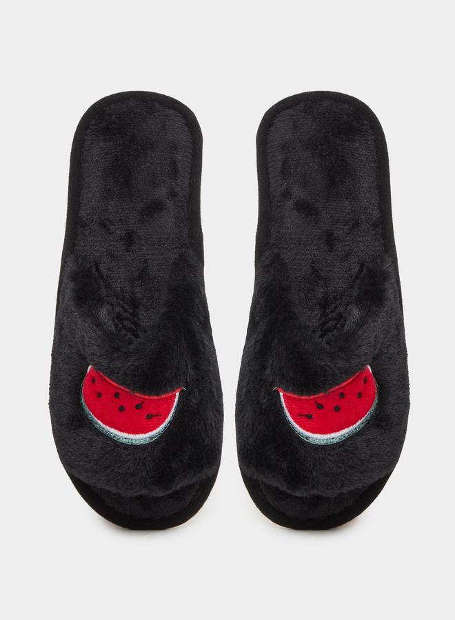 ستايلي شبشب بتفاصيل مُطرزة وفرو - Image 5