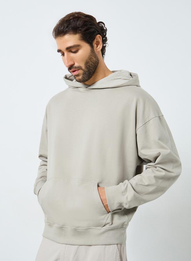 ستايلي هودي واسع مطبوع بلون كاكي - Image 3
