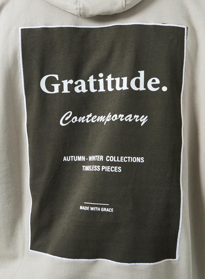 ستايلي هودي واسع مطبوع بلون كاكي - Image 4