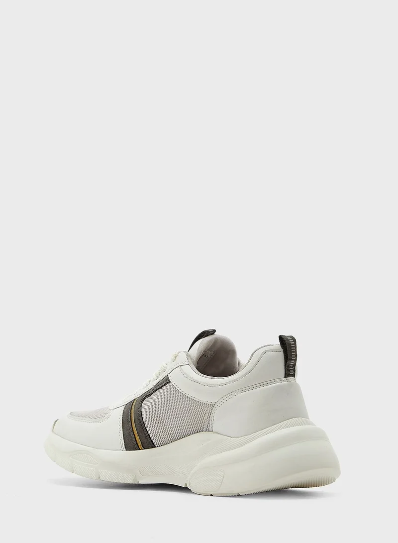 BURTON Trainers Low Top Sneakers