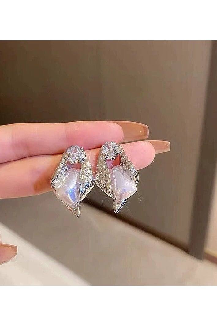 Goolsky أقراط دراسات من فضة استرلينية 925 مع زيركون مطوي غير منتظم و لؤلؤة حورية البحر - تصميم فاخر كوري و ياباني، بيان عصري - Image 3