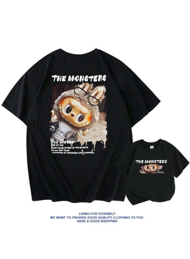 لابوبو تي شيرت قصير الأكمام مع تصميم كارتوني من علامة لابوبو - أقمشة قطنية تناسب الجنسين، مريحة وعصرية، ملائمة للارتداء اليومي.