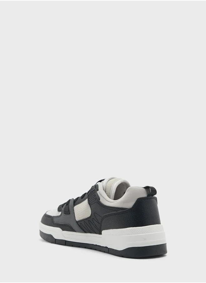 سفنتي فايف Spanning For Seventy Five Court Sneakers