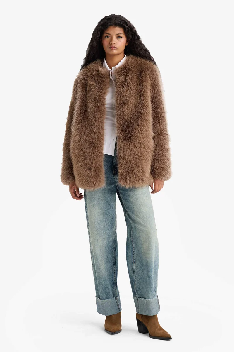 ديفاكتو Regular Fit Faux Fur Jacket