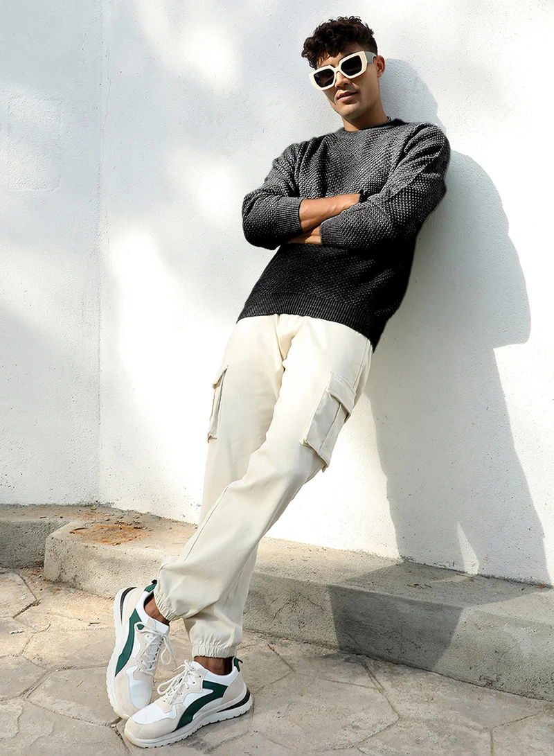 كامبوس سوترا Men's Onyx Black Solid Knitted Pullover Sweater