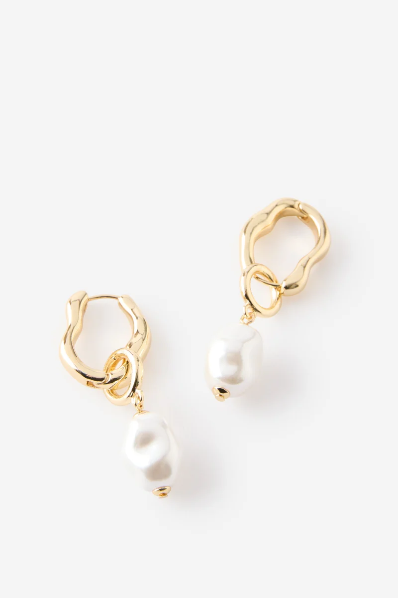Rubi Mid Charm Earring