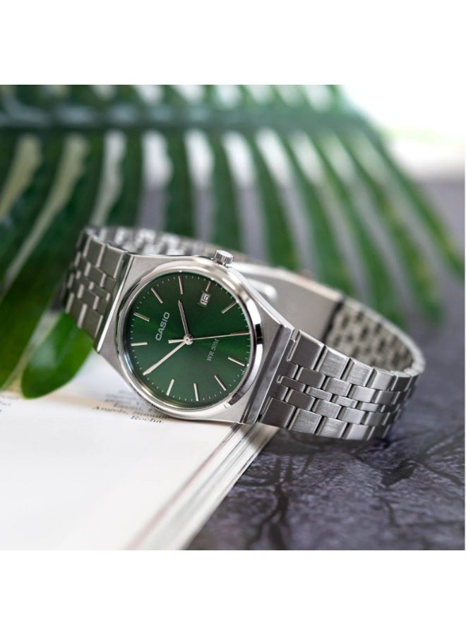 كاسيو ساعة كاسيو MTP-B145D-3AVDF تناظرية للرجال – قرص أخضر، سوار ستانلس ستيل فضي، تصميم نحيف وعصري - Image 3