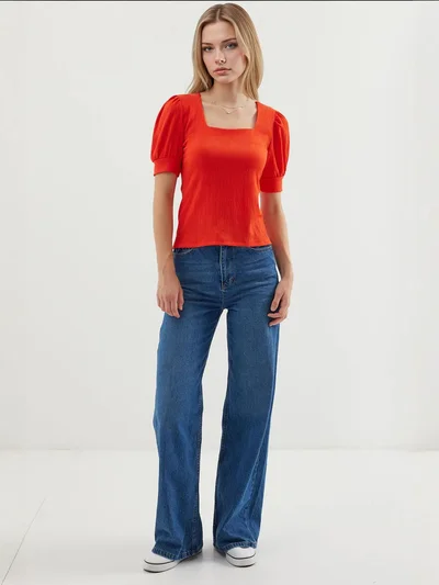 بيغ دارت بلوزة بياقة مربعة بقصة ضيقة من