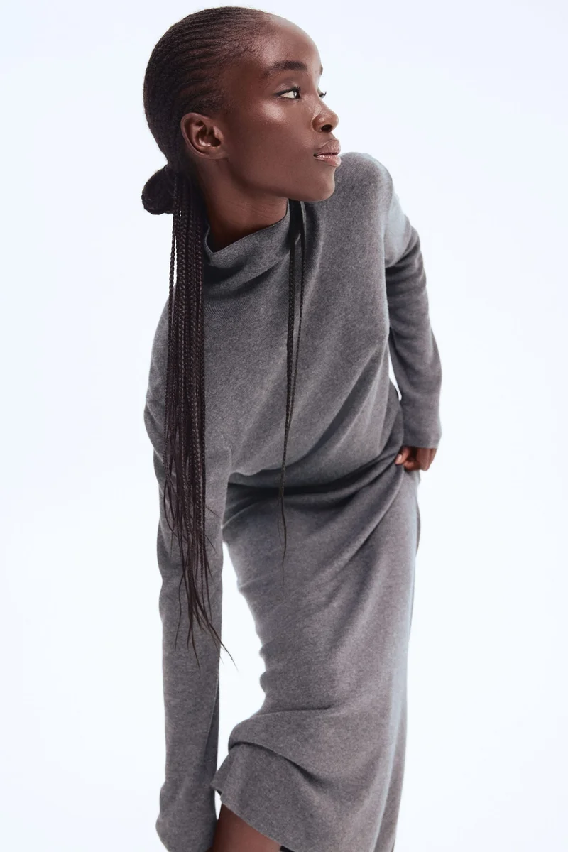 اتش اند ام بلوزة محبوكة بقبة عالية