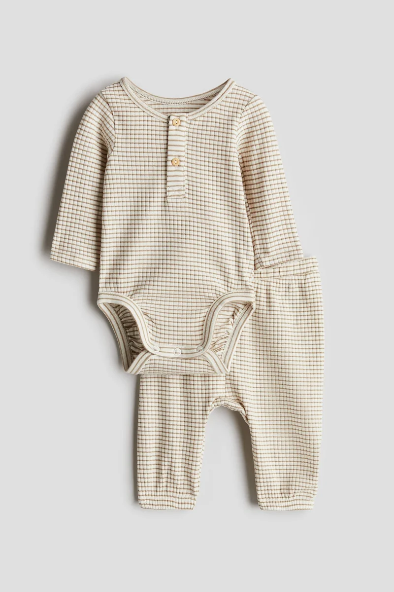 اتش اند ام 2-piece Henley bodysuit and trousers set
