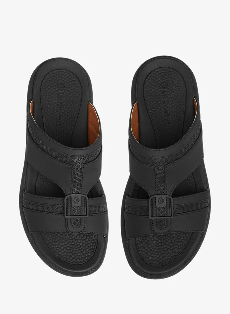 لو كونفورت صنادل رجالية بتفاصيل إبزيم - تشكيلة رمضان