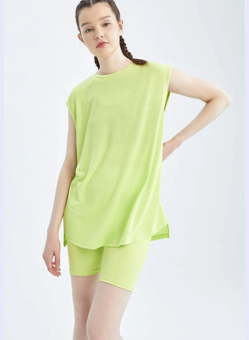 ديفاكتو Oversized Fit Sleeveless T-Shirt
