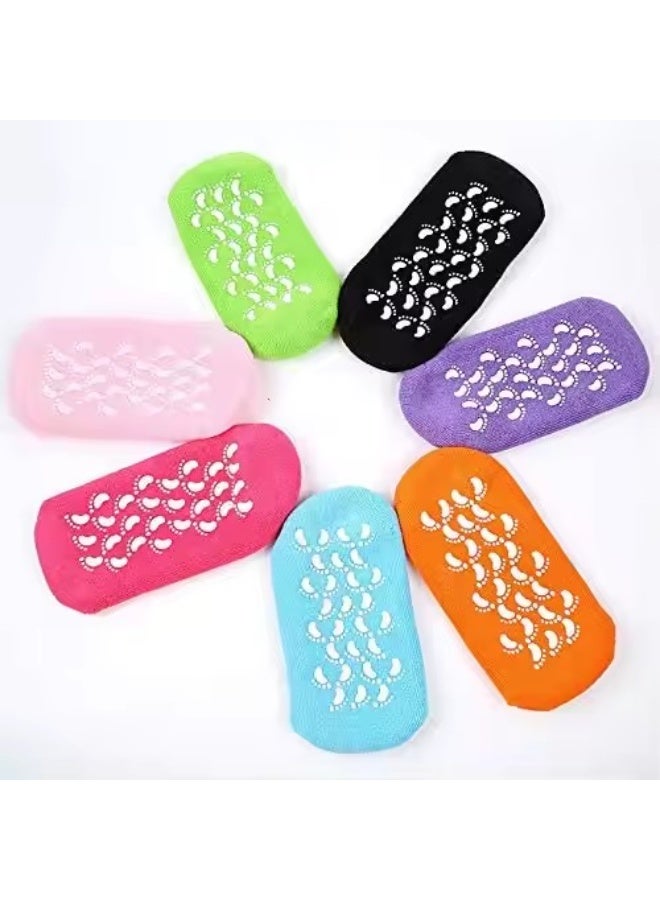 الوان متعددة الخامة جودة عالية يساعد علي ترطيب القدمين هي عبارة عن جوارب وبدخالها جل للترطيب وامان جداااا اللون قد يكون مختلف - Image 1