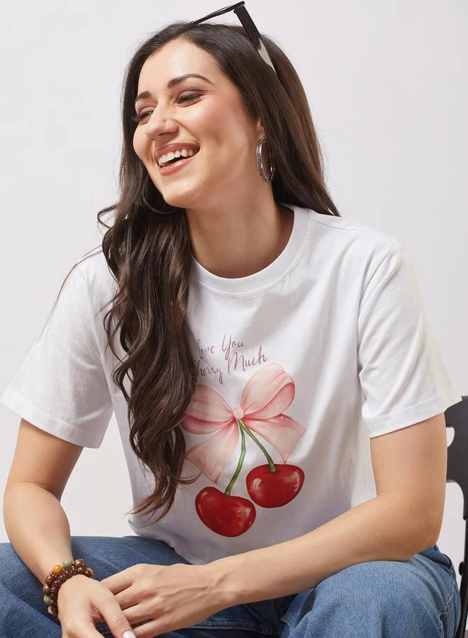 جلو باص بلوزة قصيرة واسعة بطبعة جرافيك