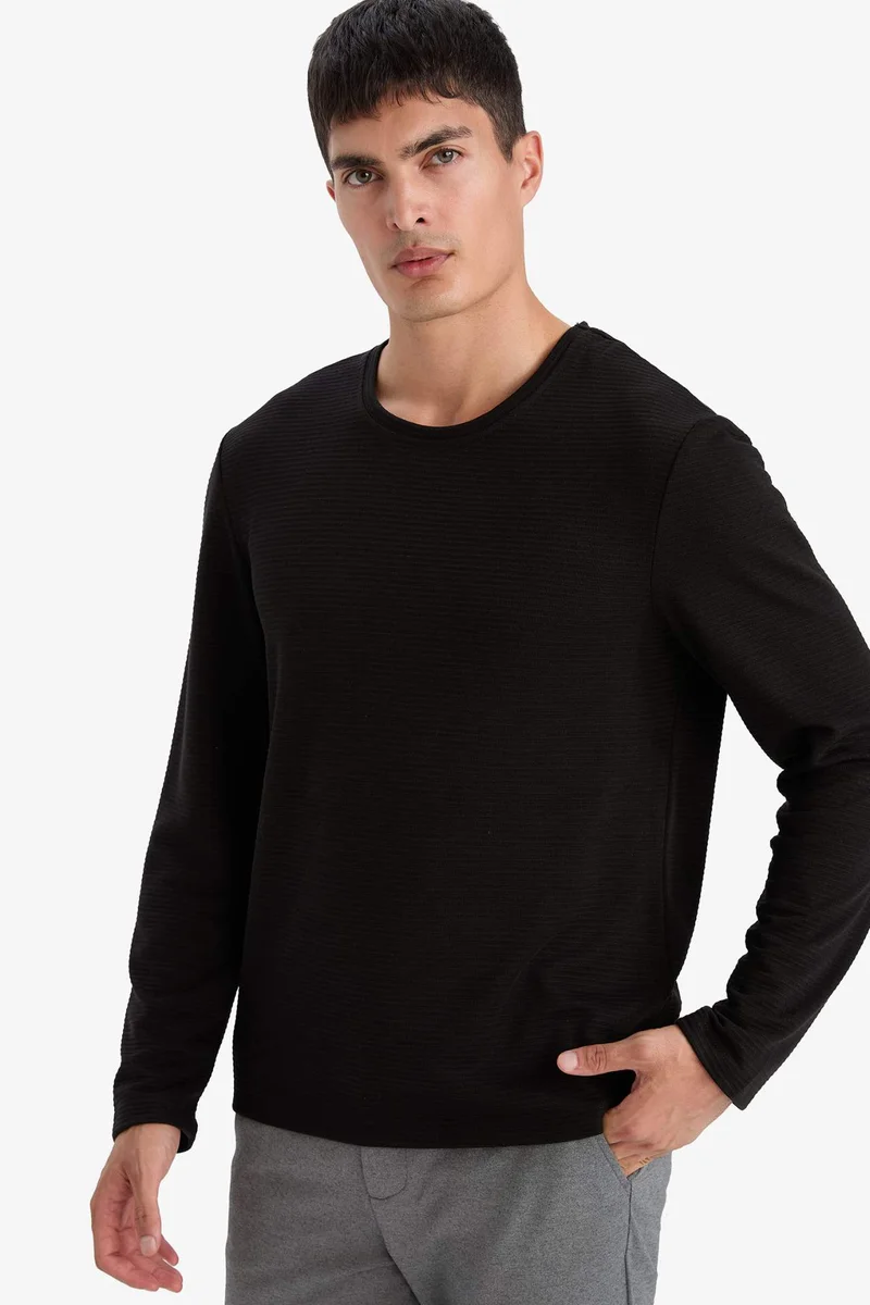 ديفاكتو Slim Fit Long Sleeve Sweatshirt