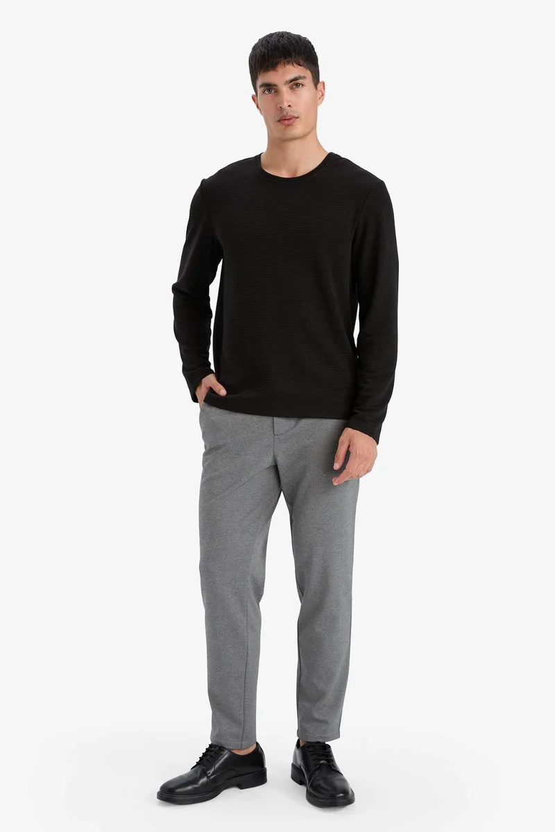 ديفاكتو Slim Fit Long Sleeve Sweatshirt