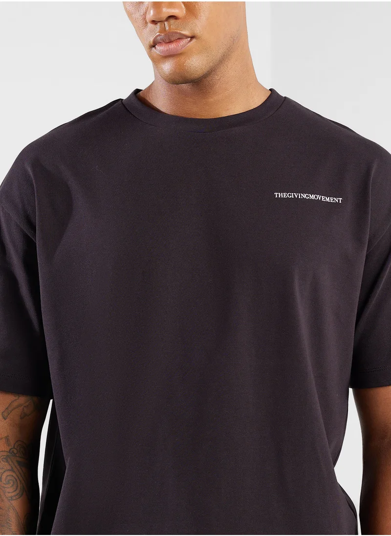 ذا جيفينج موفمنت Regular Fit Globe Printed T-Shirt