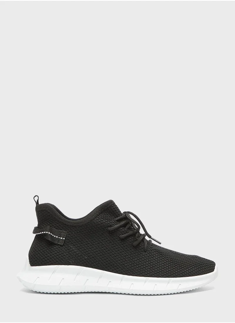 شو اكسبرس Lace Up Low Top Sneakers