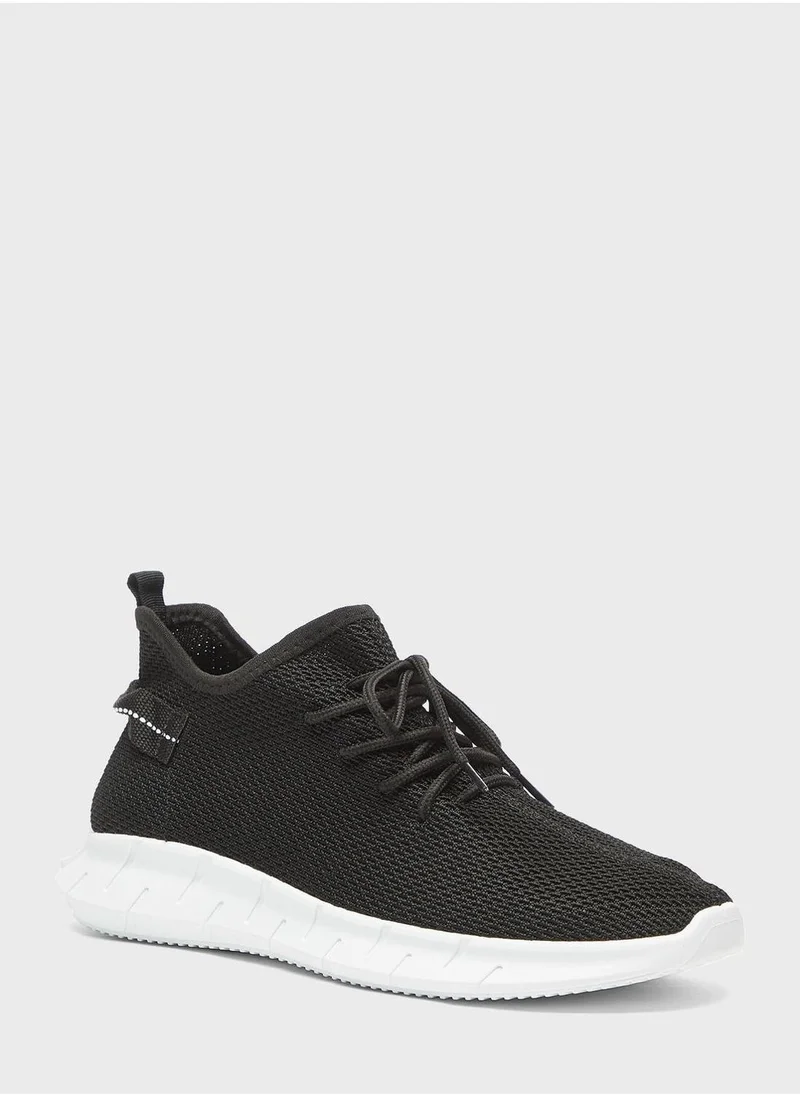 شو اكسبرس Lace Up Low Top Sneakers