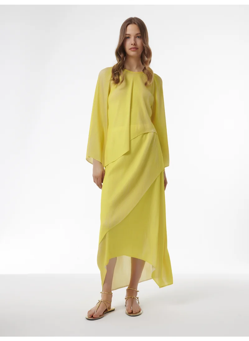 leem Dual Tone Plisse Top