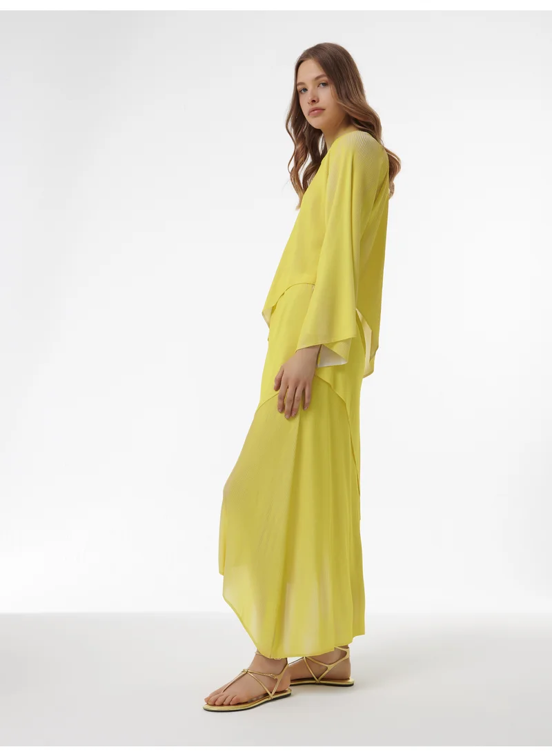 leem Dual Tone Plisse Top