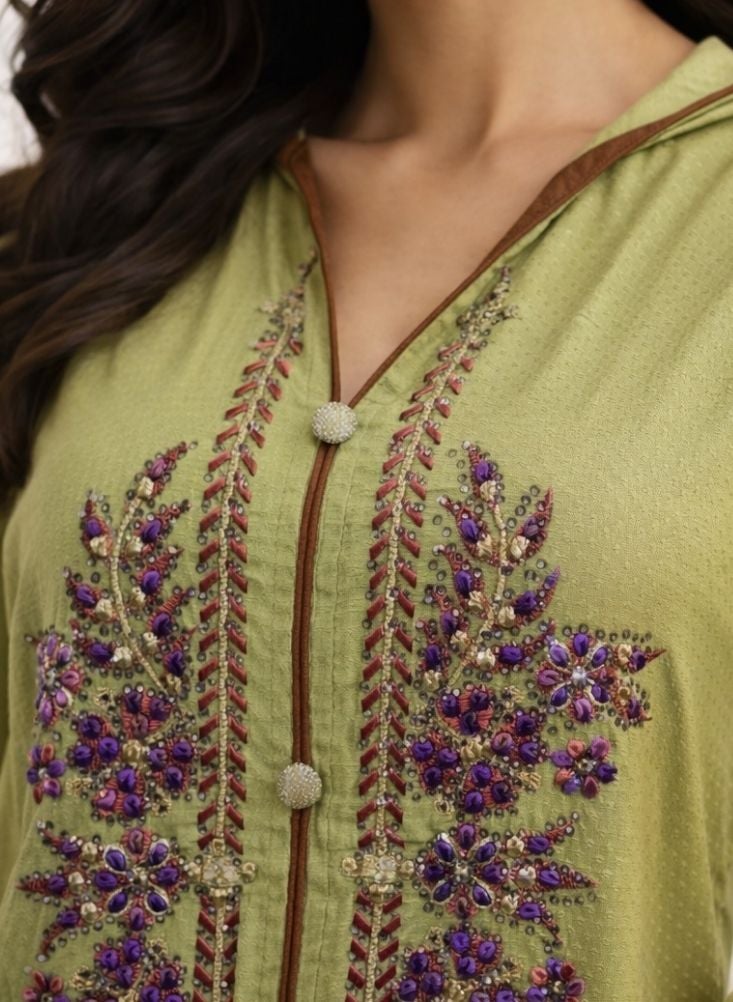 بريميم جلابية طويلة مطرزة باللون الأصفر الخردلي للنساء - فستان سهرة محتشم طويل مزين بتطريز زهري على الصدر، وفتحة رقبة على شكل حرف V بأزرار وأكمام طويلة - Image 3