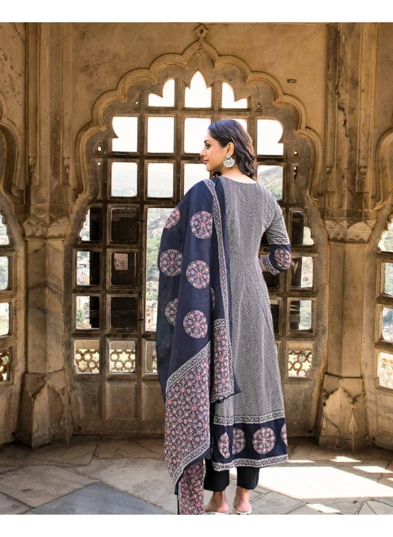 Anarkali Kurta set in Pure Cotton - Image 2
