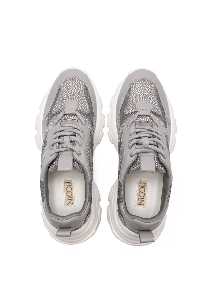 نيكولي شارون